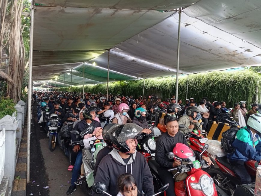 Lama Antre di Pelabuhan, Pemudik Ingin Beli Kapal Sendiri