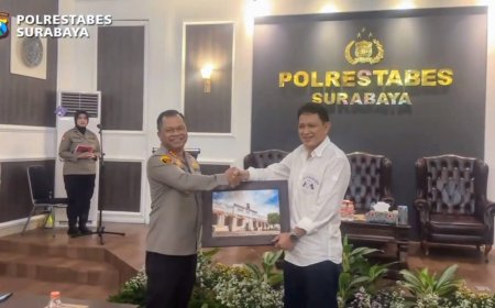 Edward Syah Pernong Beri Motivasi dan Ilmu Kepolisian  ke Jajaran Polrestabes Surabaya