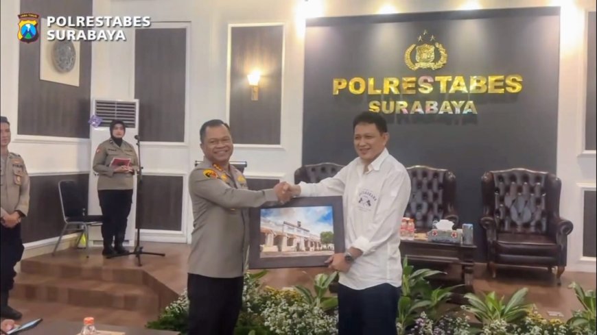 Edward Syah Pernong Beri Motivasi dan Ilmu Kepolisian ke Jajaran Polrestabes Surabaya