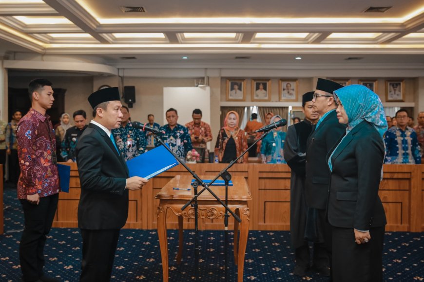 Sekdaprov Lampung Lantik Dua Kepala Dinas