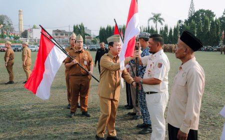 Pemprov Lampung Canangkan Gerakan Pembagian Bendera Merah Putih