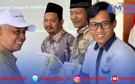 MAN 1 Tulangbawang Barat Beri Penghargaan Top Mitra Terbaik ke PWI