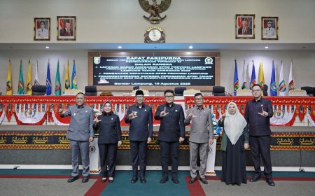 Gubernur dan Ketua DPRD Lampung Tanda Tangani Raperda Perubahan APBD 2025