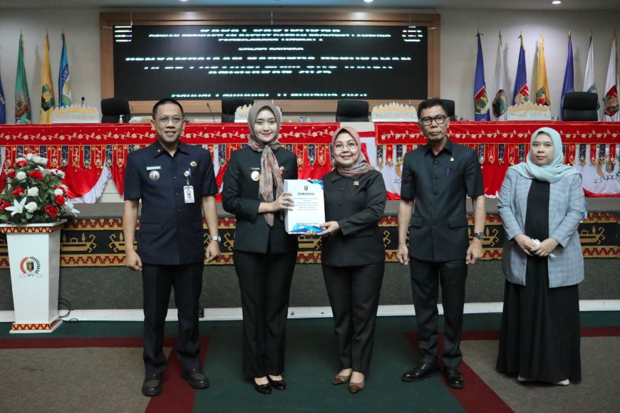 Pemprov Lampung Serahkan Dokumen Raperda Perubahan APBD 2025 ke DPRD