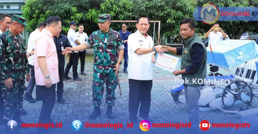 Bupati Tulangbawang Serahkan Bantuan 20 Alsintan