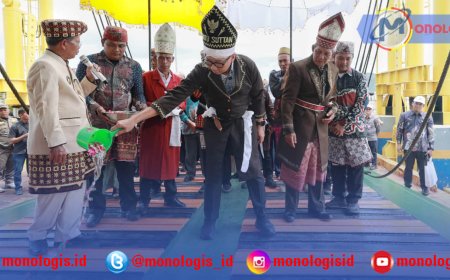 Prosesi Adat "Hitar Lawok" Menandai Beroperasinya KMP Dalom 1