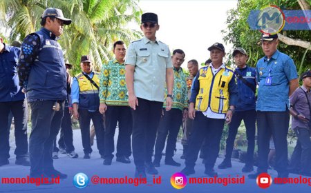 Egi Tinjau Progres Pembangunan Jalan Beton Kunjir