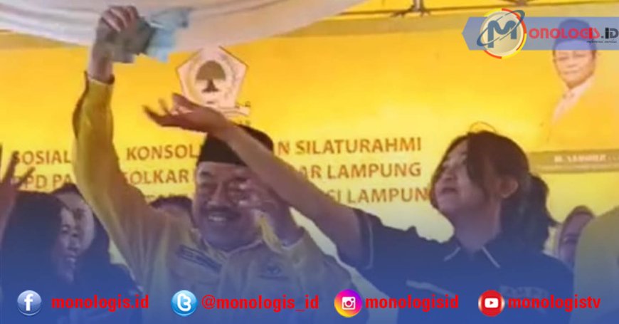 Pesona Riza di Panggung Dangdut