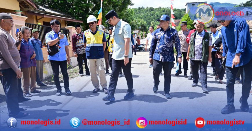 Bupati Lampung Selatan Tinjau Perbaikan Ruas Jalan Pasuruan-Gandri