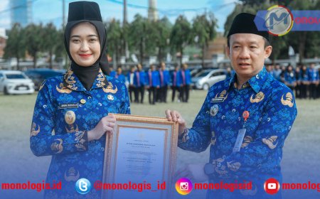 Jihan Serahkan Penghargaan Sekda Terbaik ke Marindo