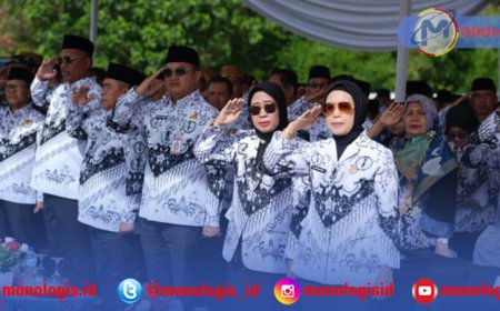 Rektor Unila Hadiri Upacara HUT ke-80 PGRI dan Hari Guru Nasional