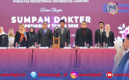 Unila Ambil Sumpah 18 Mahasiswa Kedokteran