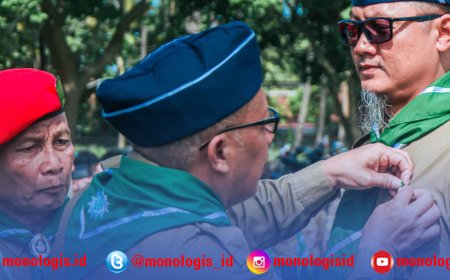 Ketua PD Muhammadiyah Tulangbawang Barat Terima Penghargaan Dharma Bhakti