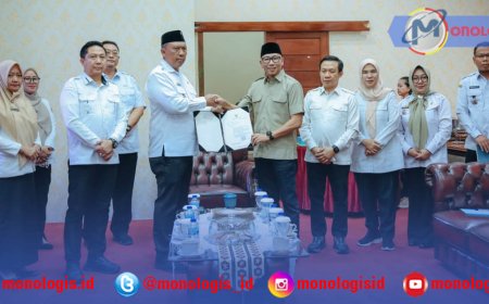 Mirza Serahkan Surat Penugasan Plt Bupati Lampung Tengah di Bandara