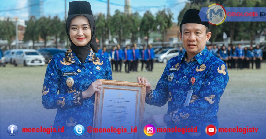 Jihan Serahkan Penghargaan Sekda Terbaik ke Marindo