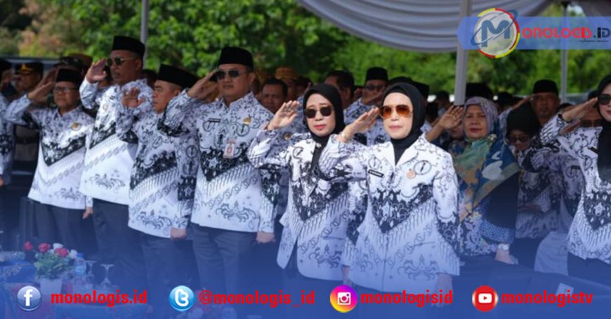 Rektor Unila Hadiri Upacara HUT ke-80 PGRI dan Hari Guru Nasional