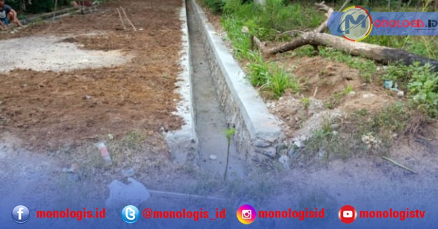 Tiyuh Margo Mulyo Bagikan Insentif, Salurkan BLT dan Rampungkan Pembangunan Drainase