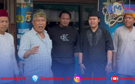 Polisi–Warga Terbanggibesar Bagi-bagi Jumat Berkah