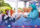 Ramadan Penuh Kepedulian, TP PKK dan DWP Provinsi Lampung Kembali Bagikan Takjil di Depan Mahan Agung