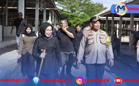 Pemkab Way Kanan Lakukan Gerakan Bersih Bersih Bersama di Pasar Km 2 Blambangan Umpu