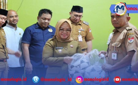 Pemkab Mesuji Serahkan Bantuan Sarpras Olahraga