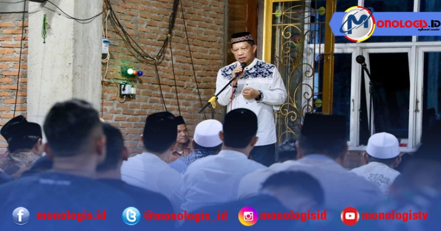 Penuh Khidmat, Kasatgas Tito Salat Tarawih Bersama Masyarakat Aceh Tamiang