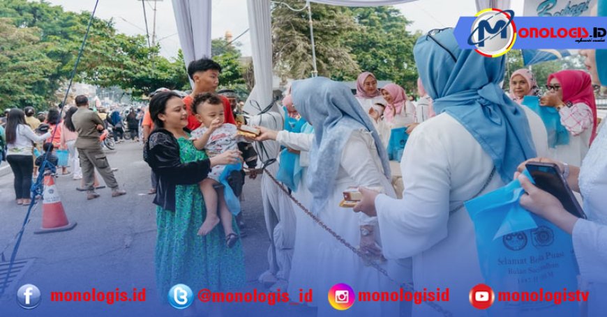 Kolaborasi TP. PKK, DWP, dan OPD Pemprov Lampung Bagikan 300 Paket Takjil Ramadan