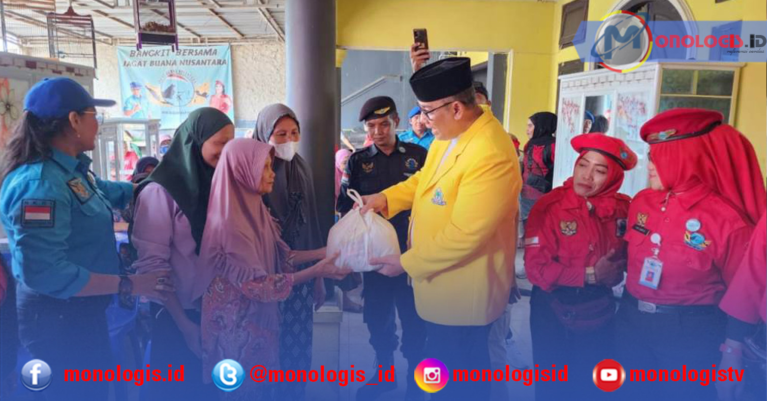 Andi Surya Serahkan Tali Asih dan Beasiswa di Tanjungsenang