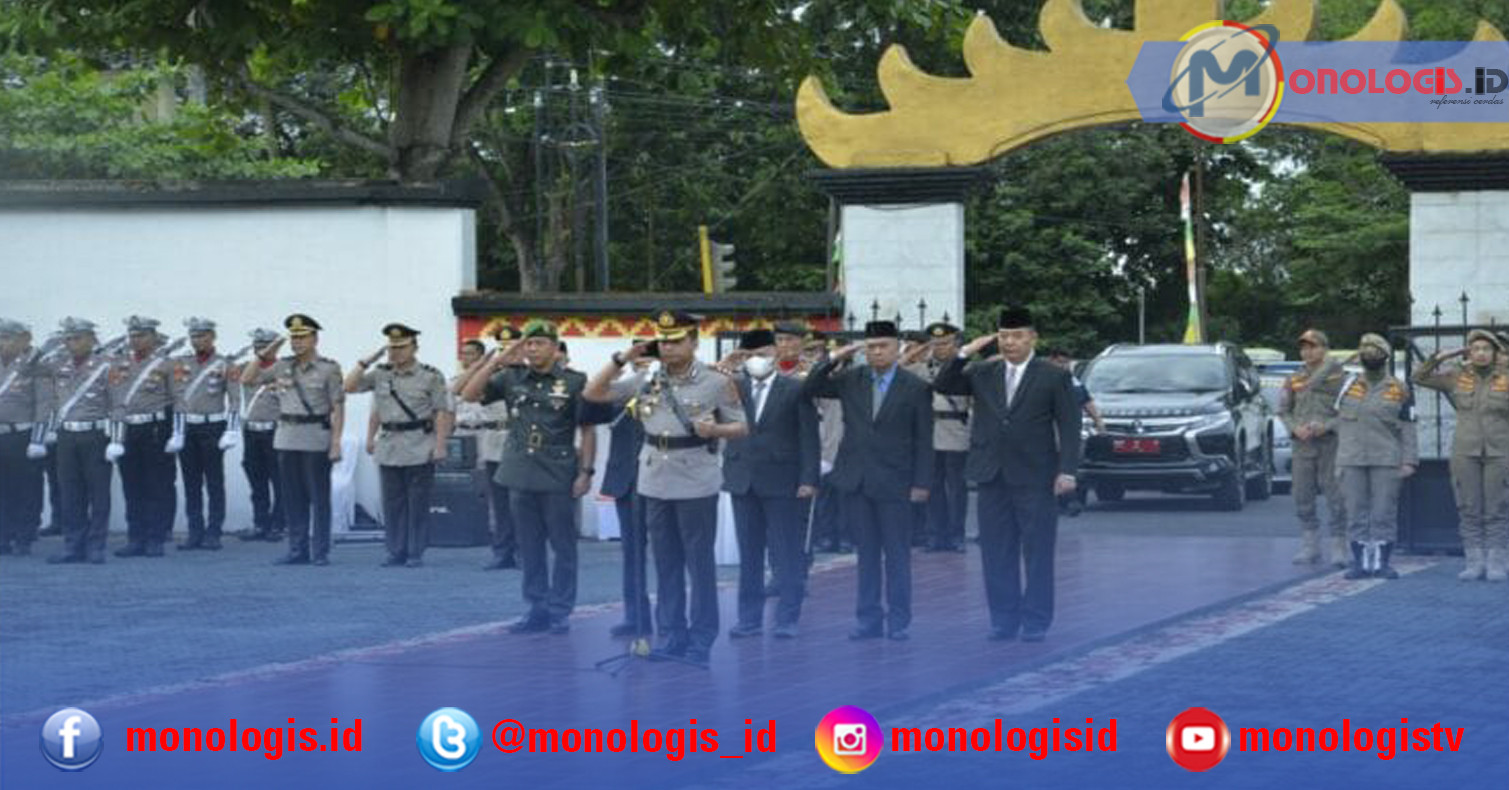 Peringati HUT ke-77 Bhayangkara, Polres Metro Lampung Gelar Upacara dan Tabur Bunga