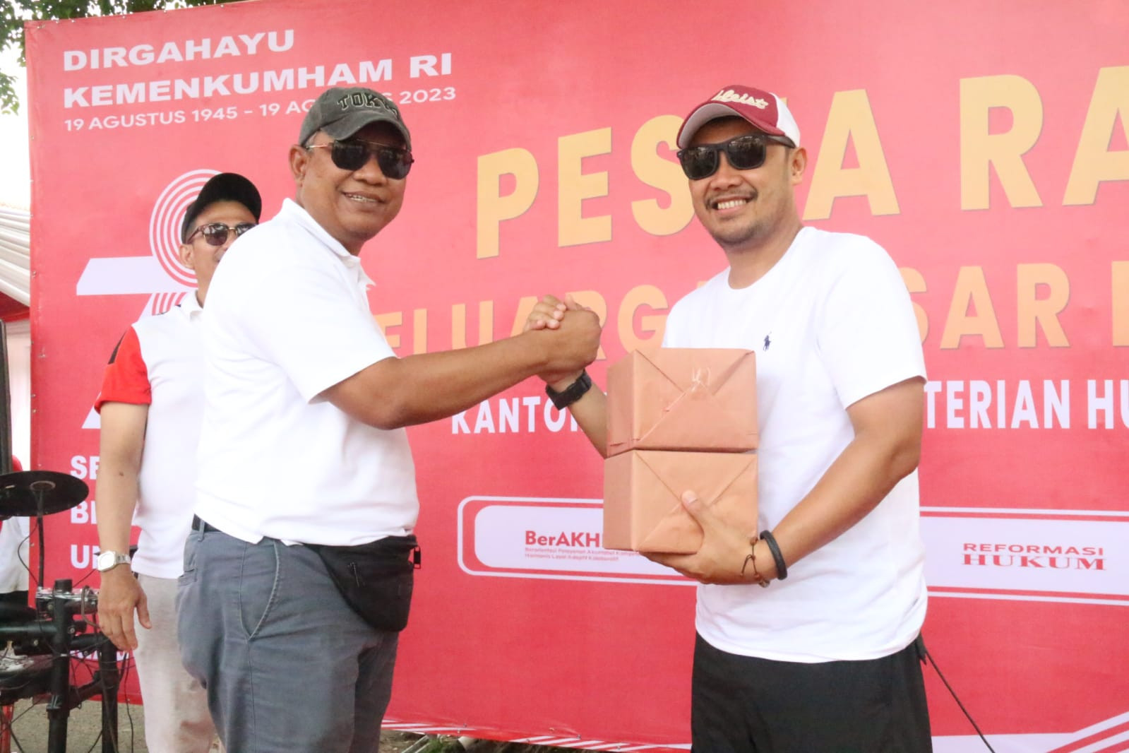 Tawa dan Senyum Antusias Penuhi Pesta Rakyat Kemenkumham Banten