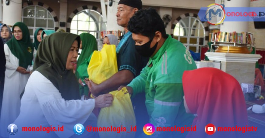 Majelis Taklim Masjid Taqwa Metro Bagikan 700 Paket Sembako