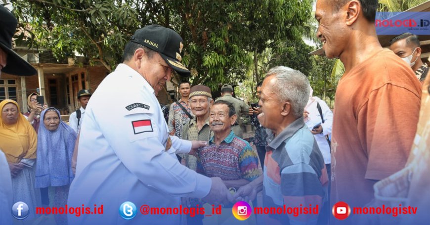 Gubernur Lampung Bagi-bagi Bantuan di Raman Utara