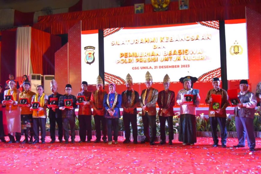 Ketua PWM Lampung Terima Penghargaan dari Wakapolri