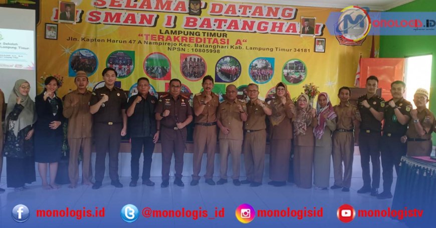 Kajari Lampung Timur Sosialisasikan Hukum di SMAN 1 Batanghari