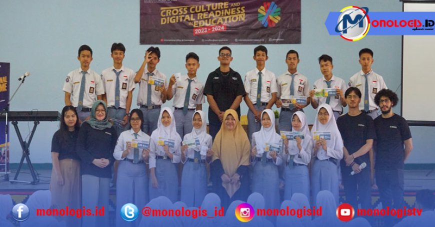Mahasiswa Internasional IIB Darmajaya Sharing Motivasi di SMAN 2 Kalianda