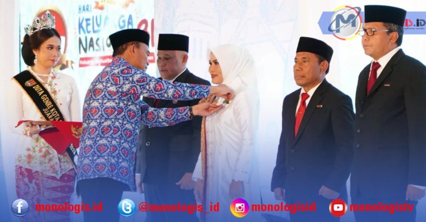 Bupati dan Ketua TP-PKK Lampung Selatan Terima Anugerah Satyalancana Wira Karya dari Presiden RI