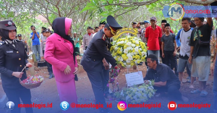 Kapolresta Bandarlampung Pimpin Upacara Pemakaman Anggota 