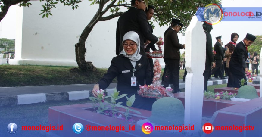Kadivmin Hadiri Upacara dan Tabur Bunga Hari Pahlawan