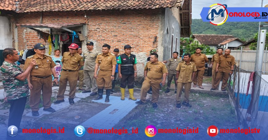 Bangunan Liar Diatas Saluran Air Dibongkar Pemkot Bandarlampung