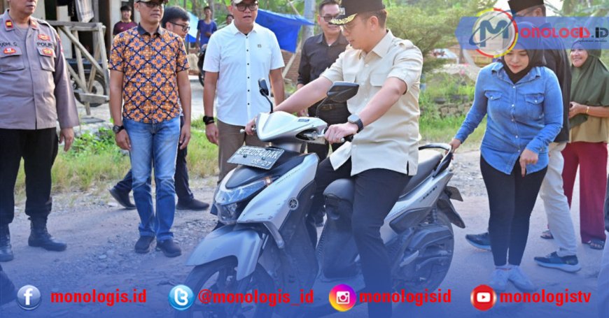 Egi Janji Segera Perbaiki Jalan Rusak di Merbau Mataram
