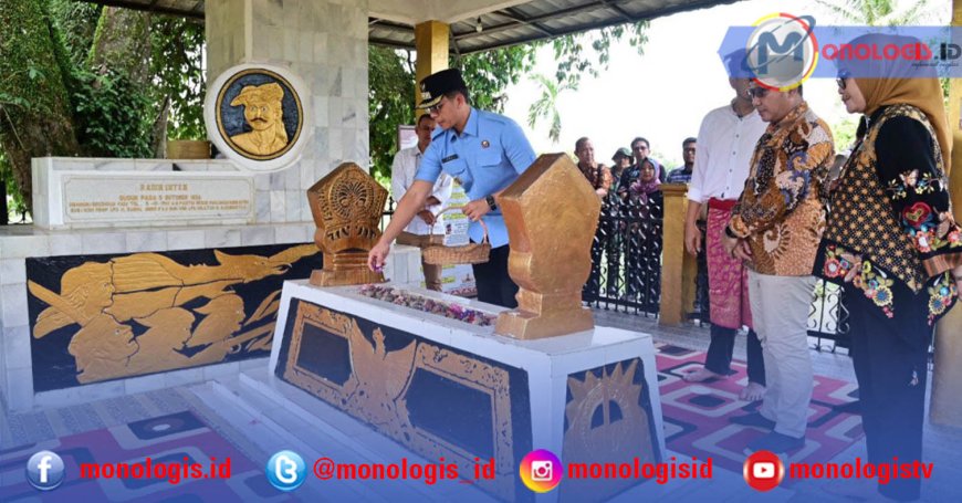 Bupati Lampung Selatan Kunjungi Rumah Adat Keratuan Darah Putih dan Makam Radin Inten II