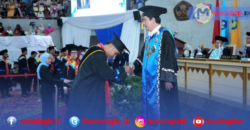 889 Mahasiswa Unila di Wisuda