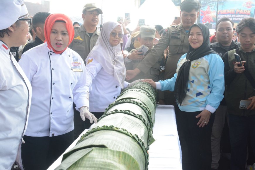 Pemkot Bandarlampung Catat Rekor MURI Sekubal Terbesar di Dunia