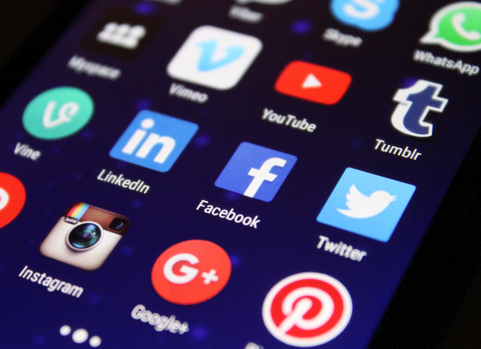 pilih platform media sosial yang cocok