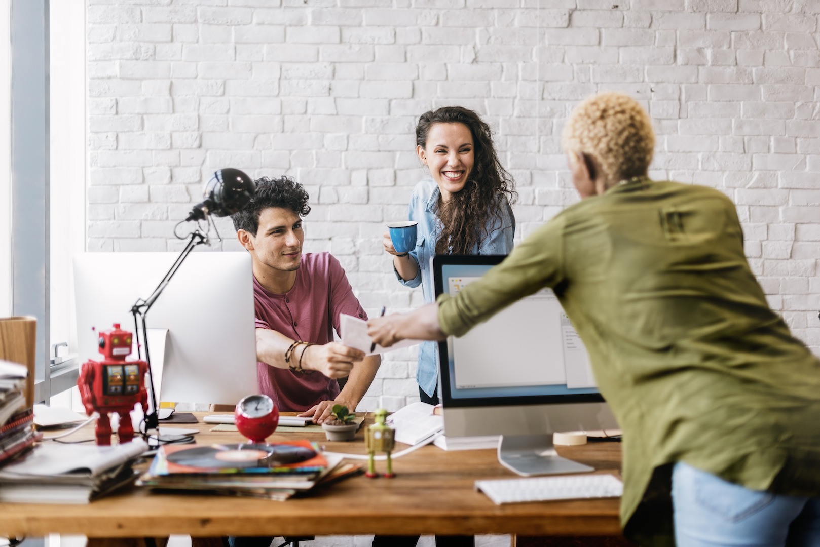 memiliki jiwa rasa ingin tahu dalam tim startup