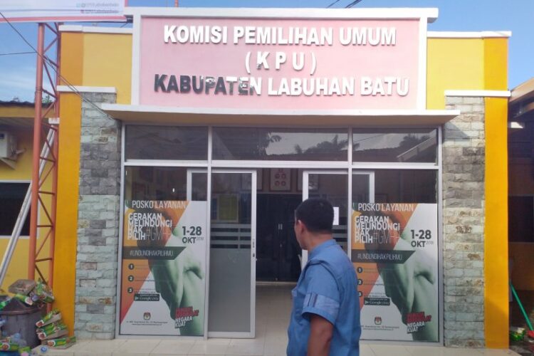 Kantor KPU Labuhanbatu di Jalan WR. Supratman, Rantauprapat.