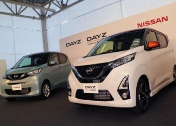Nissan Mitsubishi Keicar, mobil mungil nissan livina