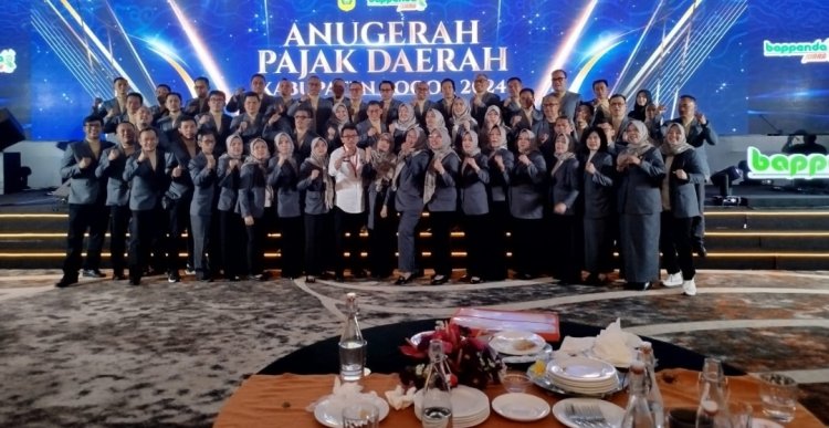Pemberian Penghargaan Kepada Pihak-pihak Yang Telah Berkontribusi Terhadap Penerimaan Pendapatan Daerah Kab. Bogor dan Launching "SiOBOI LUMPAT"