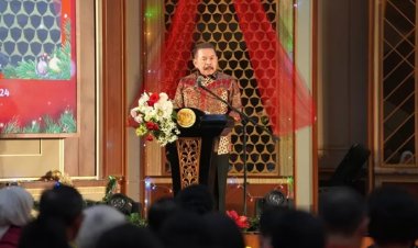 Jaksa Agung: Dengan Semangat Natal, Warga Kristiani Kejaksaan RI Bertekad Menjadi Garam dan Terang dalam Penegakan Hukum