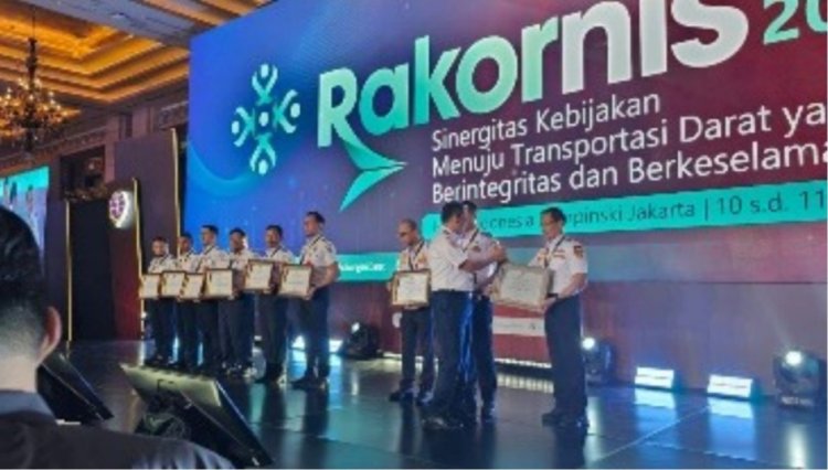 *Peningkatan Kualitas Pelayanan Transportasi dengan Penyediaan Sarana dan Prasarana Transportasi yang Berkualitas*